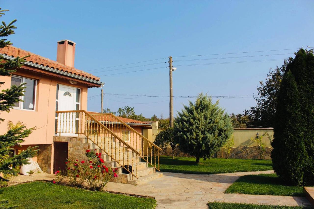 Ezerets Guest House Anita Exterior foto