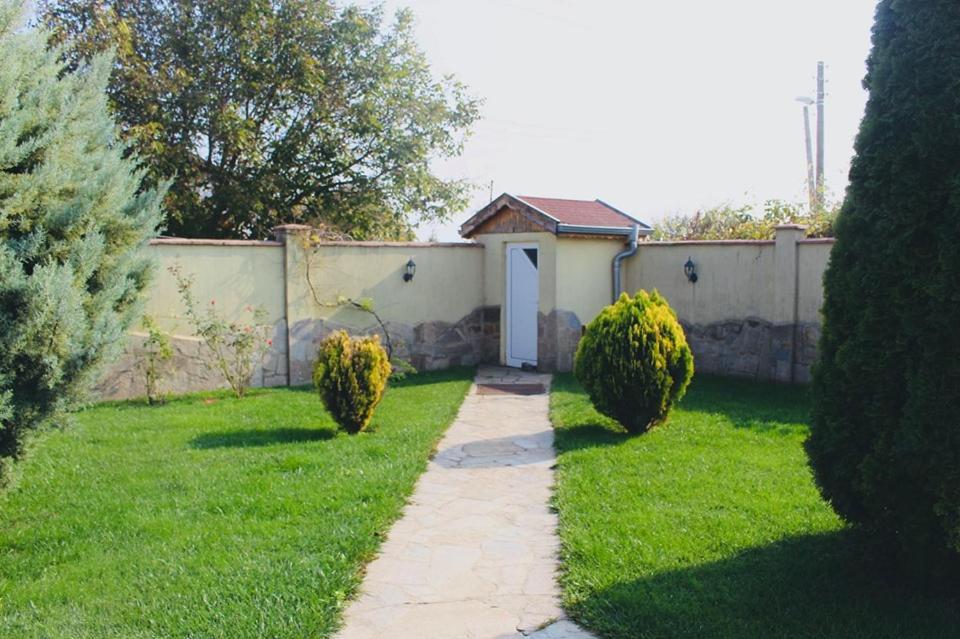 Ezerets Guest House Anita Exterior foto